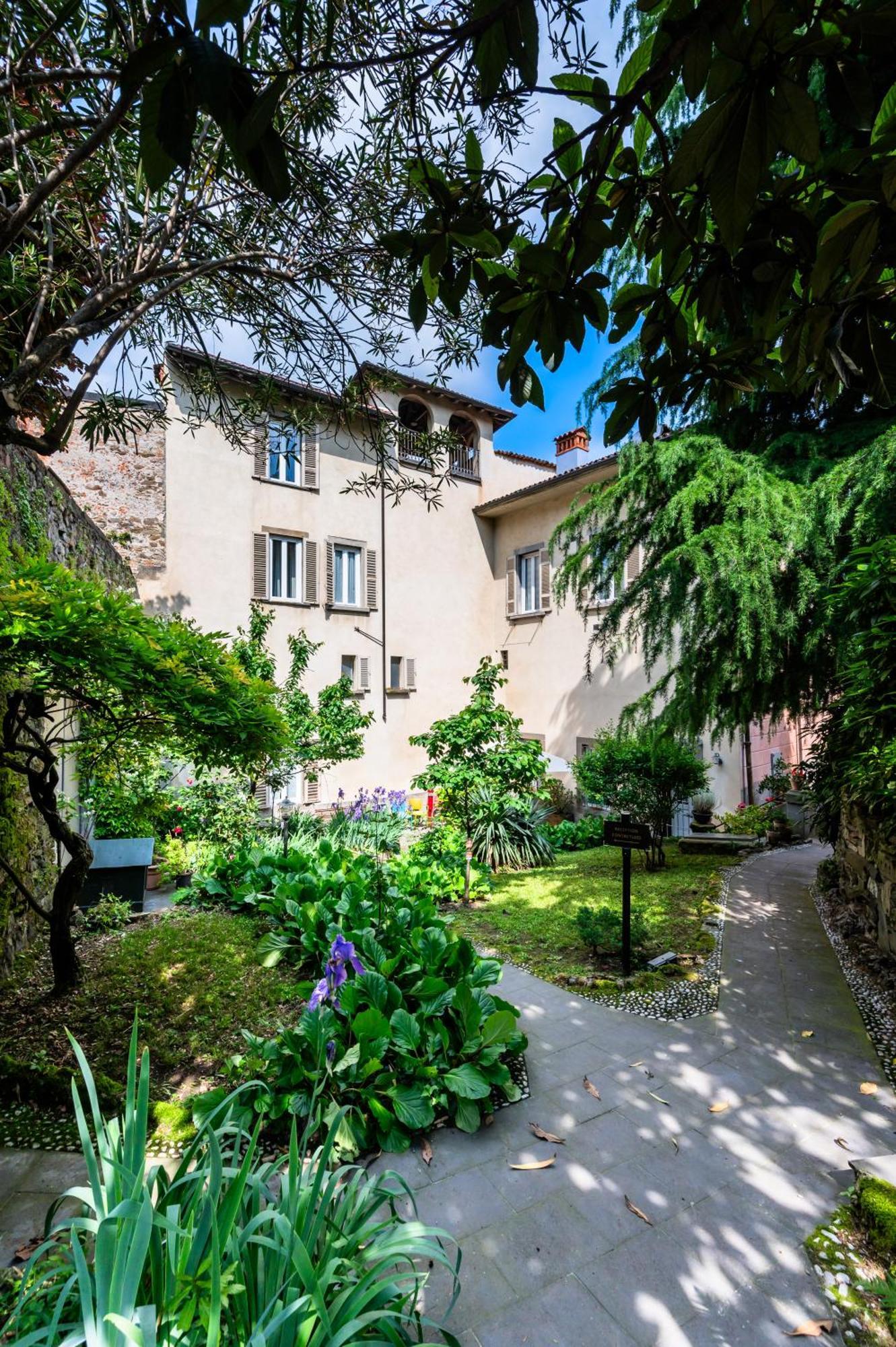 Palazzo Rivola